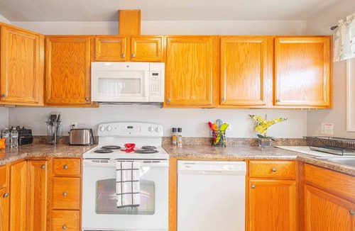 Alberta Arts District House | CENTRAL LOCATION, DUPLEX CLOSE TO ALBERTA ART DISTRICT!