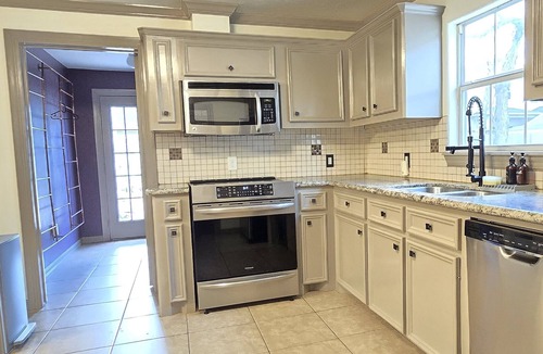 Greater Heights House | Central Location - Heights & Downtown 5 Mins - 3BR - Groups, Family, Yard, Pets