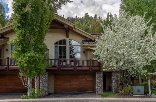 Ketchum House | Central Park Townhome 142B