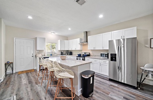 OST - South Union House | Central & Stylish Home w/Games | 8 Mins to DownTown