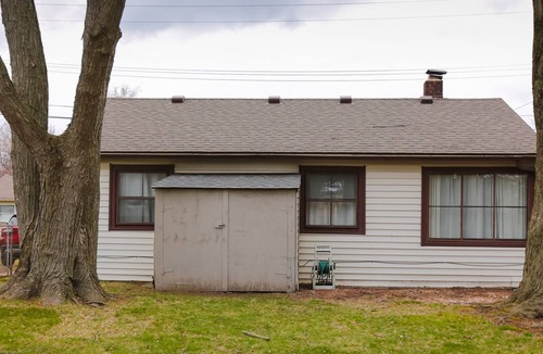 Westland House | Central to both Detroit and Ann Arbor. Just 10 Minutes to Detroit Airport.