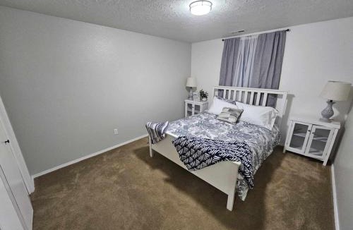 Meridian Apartment | Centrally Located 1500 SqFt Private Guest Suite with Hot Tub