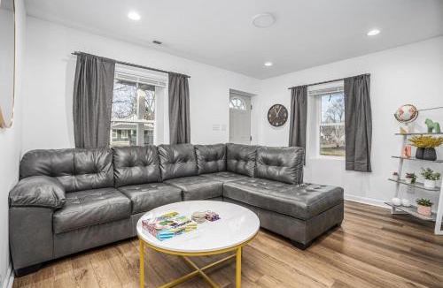 Near Northside House | Centrally Located 3BD Urban Oasis