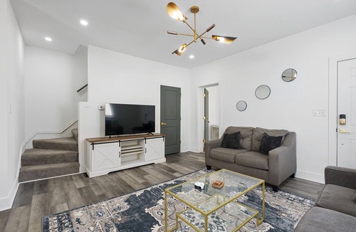 Downtown Columbus House | Centrally located, just minutes away from 4th St, Short North, DT and OSU!