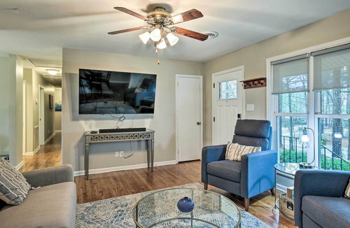 Martinez House | Centrally Located Martinez Home w/ Backyard!
