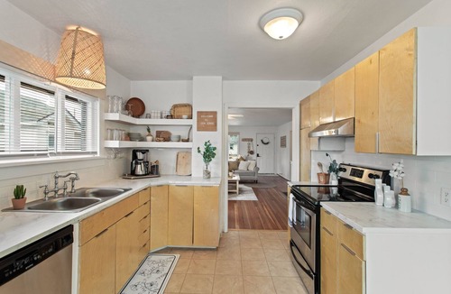 Garden District House | Centrally located house downtown