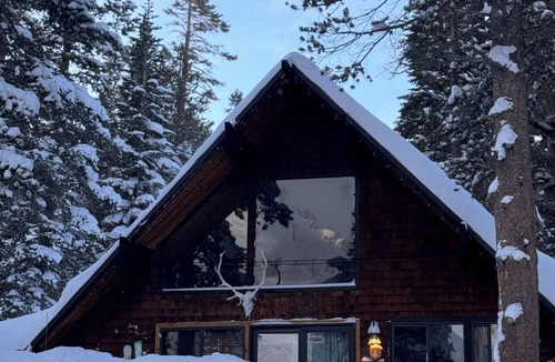 Mammoth Lakes Ski Chalet | Chalet #4, Slope Side Ski in Ski Out Spacious Fami