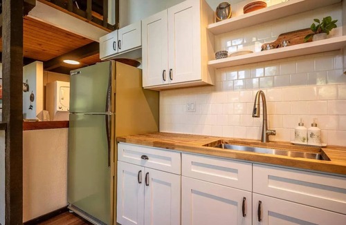 Glencoe Ski Chalet | Chalet with hot tub, fireplace, BBQ