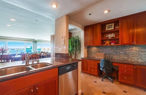 Crown Point Condo | Chambless Riviera Villa: Bay Views, Balcony+Bikes!