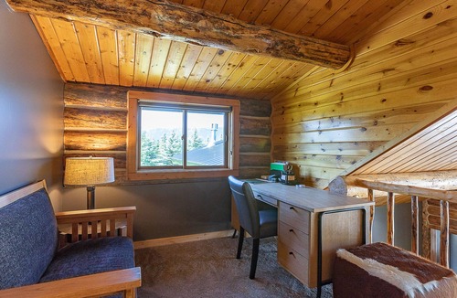 Alpine Northwest House | Chambord Lodge Your Dream Alpine Retreat across from Ferry Peak