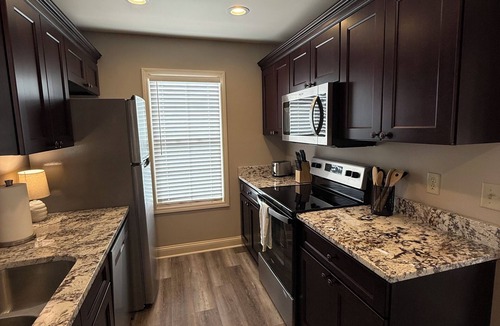 Florence Cottage | Chandler Stays with Pond View