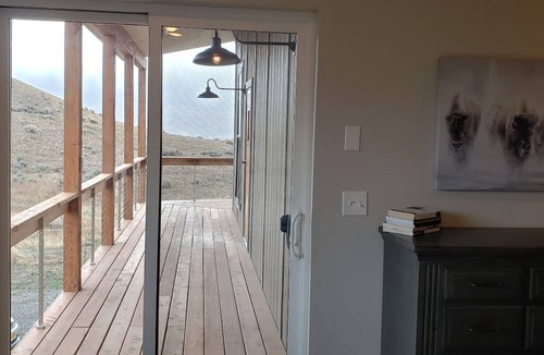 Emigrant House | Change in Altitudes 3 bed, 2.5 bath lux house on 20 acres near Yellowstone