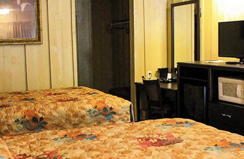 Broken Bow Hotel | Charles Wesley Motor Lodge