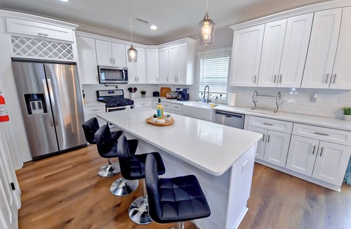 Sharonbrook House | Charlotte Oasis 4BR/2.5BA-Cozy and Charming Home Close To Uptown