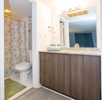 Sheffield Park House | Charlotte Studio Apartment Near Uptown & Minutes to Hospital, Free Wi-Fi, Coffee & Gym