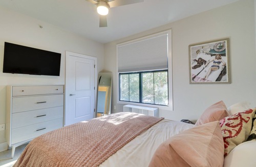 Starr Hill Condo | Charlottesville Escape w/ Pool Access, Near Hiking