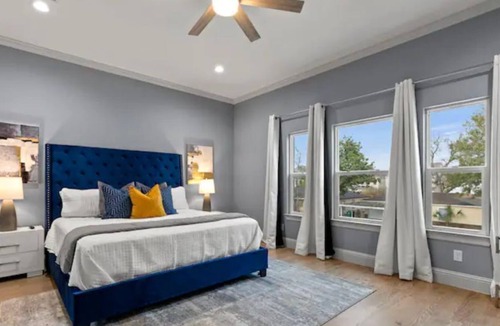 Spring Branch East House | Charm 2 near Downtown & Galleria