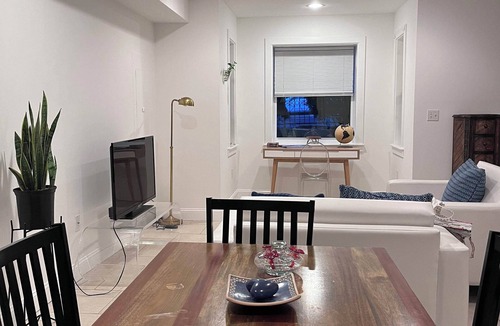 North Capitol Street Apartment | Charming 1-bedroom basement apartment in Washington DC with AC, WiFi