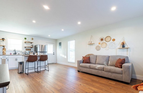Afton Cottage | Charming 1-bedroom cottage with WiFi and AC near Monkey Island and Grand Lake