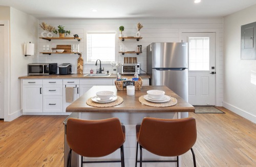 Afton Cottage | Charming 1-bedroom cottage with WiFi and AC near Monkey Island and Grand Lake