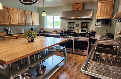 Rathdrum House | Charming 1-bedroom house in Rathdrum with WiFi