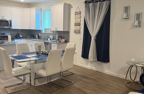 Alvin House | Charming 1-bedroom house with AC in cozy Alvin