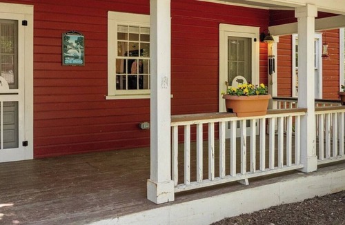 Hillsborough Cottage | Charming 1-bedroom cottageHillsborough Historic District walk to downtown