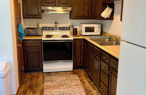 Spring Mills Apartment | Charming 1-bedroom 2nd-Floor apartment, Sleeps 6, in Pleasant Spring Mills.