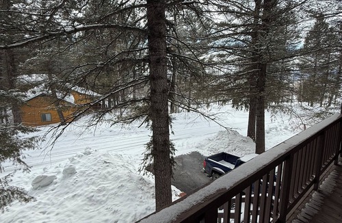 Thayne Cabin | Charming 2-bedroom cabin, bordering forest WiFi and Hot Tub in Star Valley Ranch