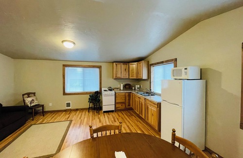 Eureka Apartment | Charming 2-bedroom apartment in terrific Eureka with WiFi
