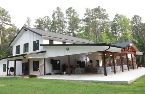 Cabarrus County House | Charming 2-bedroom barn with WiFi, AC in awesome Midland