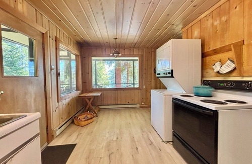 Worley Cabin | Charming 2-bedroom cabin with lake views offering a quiet, lake-side retreat.