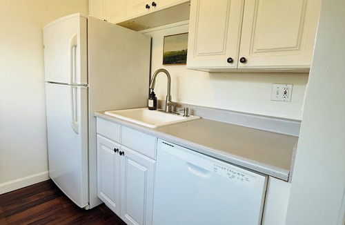 Montara Cottage | Charming 2-bedroom cottage less than one mile to Montara beach