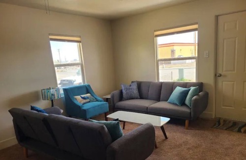 Vernal House | Charming 2 Bedroom cottage- with great access