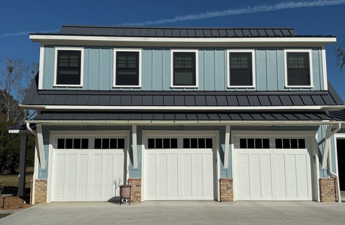 Meggett House | Charming 2 bedroom garage apartment on the Toogoodoo River.
