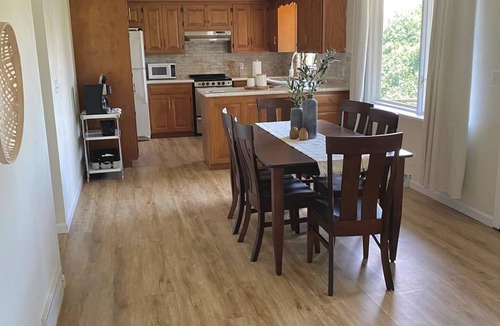 Walnut Creek House | Charming 2-bedroom house with AC, WiFi in delightful Walnut Creek