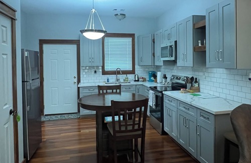 Palacios House | Charming 2-bedroom house in Palacios.