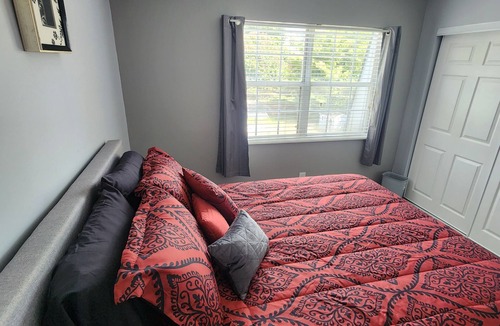 Westwood House | Charming 2-bedroom townhome with WiFi, AC in gorgeous Cincinnati