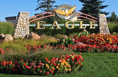 Eagle House | Charming 2-bedroom townhome in Eagle with WiFi, AC. Walk to downtown Eagle!