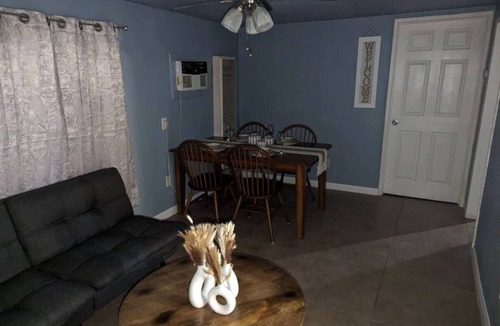 Oildale Apartment | Charming 2-bedroom apartment in wonderful Bakersfield