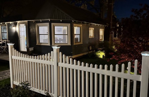 Buckeye Lake House | Charming 2 bedroom cottage 2 blocks from lake