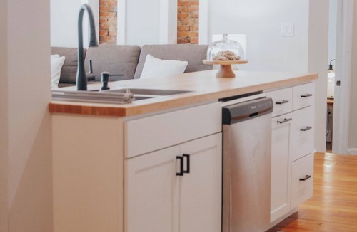 Mifflinburg Apartment | Charming 2-bedroom apartment with AC, WiFi in lovely Mifflinburg