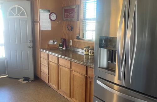 Port Lavaca House | Charming 2-bedroom house with WiFi, AC in welcoming Port Lavaca