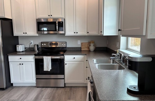 Stevensville House | Charming 2-bedroom house in Stevensville with AC, WiFi