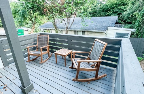 Homewood House | Charming 2 BR Townhome in the Heart of Homewood