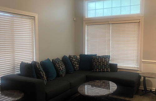 Pike House | Charming 2bedroom house with WiFi, AC in peaceful Indianapolis. Quiet cul-de-sac