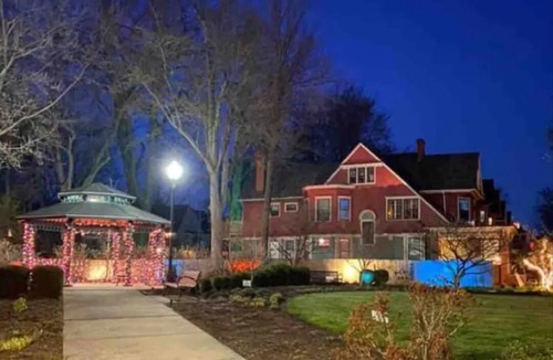 Downtown Toledo House | Charming 2nd floor unit in historic district