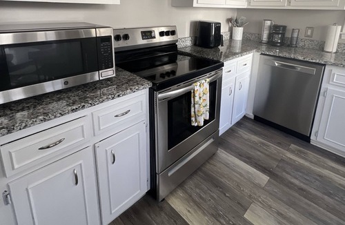 Irmo House | Charming 3 bdr house in Irmo min from Columbia airport, lakes, Columbia downtown