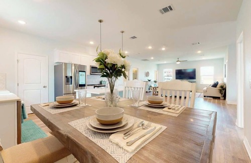Crystal Beach Cabin | Charming 3-bedroom cabin near the beach with AC in Pleasant Bolivar Peninsula