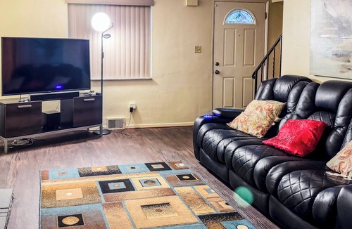 Penn Hills House | Charming 3-bedroom building with fitness room in fabulous Verona